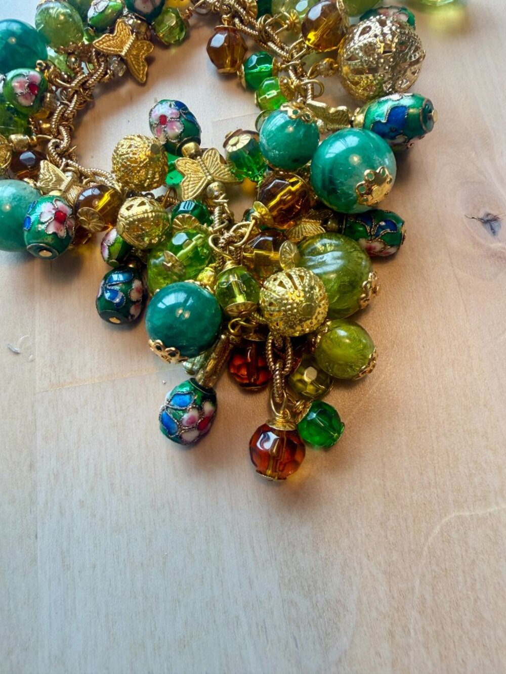 Green and Gold Toned Dangling Bracelet - Picture 4 of 9